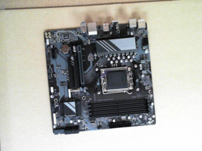 OPEN BOX - GIGABYTE A620M GAMING X AX (Rev. 1.1) AM5 LGA 1718 AMD A620 M-ATX, DDR5, PCIe 4.0 M.2, PCIe 4.0, USB 3.2 Gen1x2 Type-C, Wi-Fi 6E, Realtek 1GbE LAN, Q-Flash Plus, PCIe EZ-Latch