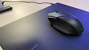 HUAWEI Wireless Charging Mouse Pad GT, Non-Slip Base, Polymer Hard Matte Surface, 15W Qi Standard, Compatible with Multiple Wireless Charging Devices, Intelligent Foreign Object Detection, USB-C Port