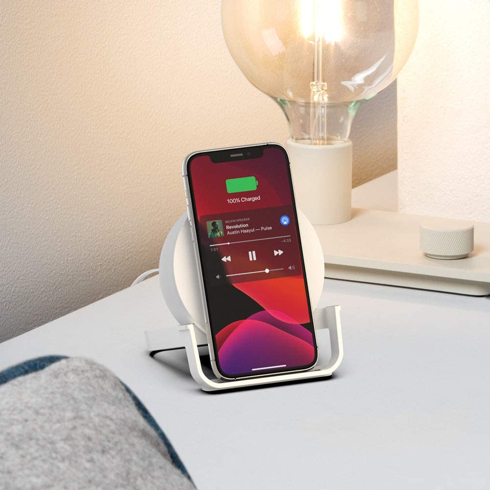 Belkin Wireless Charging Speaker (Wireless Charging Stand + Bluetooth Speaker Charger) Charge While Listening to Music, Streaming Videos, Video Calls, White (AUF001ttWH)