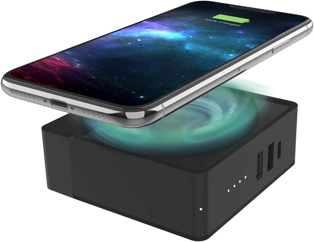 Mophie powerstation hub - Portable battery hub with foldable AC power prongs - Compatible with Qi-enabled devices, smartphones, tablets, and other USB devices - Black (401102474)