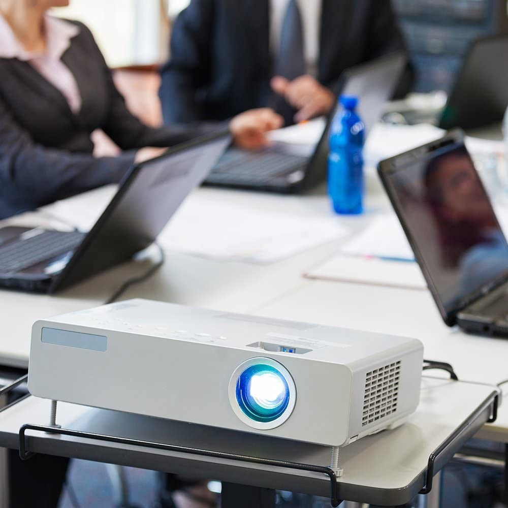 Belkin HDMI to VGA Adapter with Micro-USB Power and Audio Support, Compatible with Apple TV 4K and Most TVs