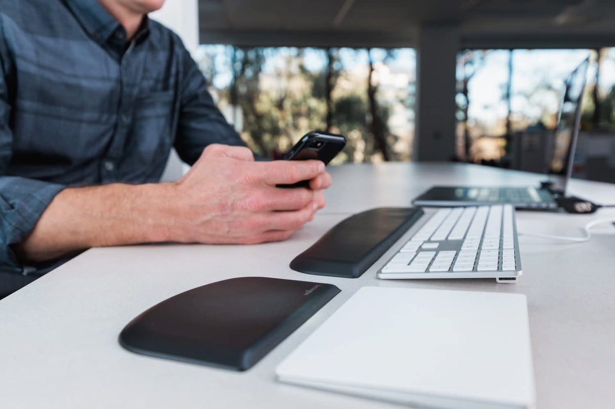 Kensington ErgoSoft Wrist Rest for Slim Mouse/Trackpad, Black (K52803WW) Mouse Wrist Rest for Slim Mouse