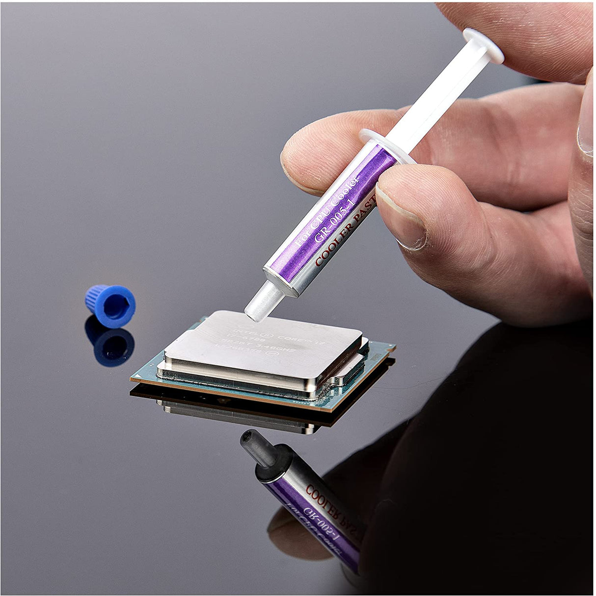 StarTech.com Thermal Paste, High Performance Thermal Paste, Pack of 5 Re-sealable Syringes (1.5g / Each), Metal Oxide Heat Sink Compound, CPU/GPU Thermal Grease Paste, RoHS/CE (SILV5-THERMAL-PASTE)