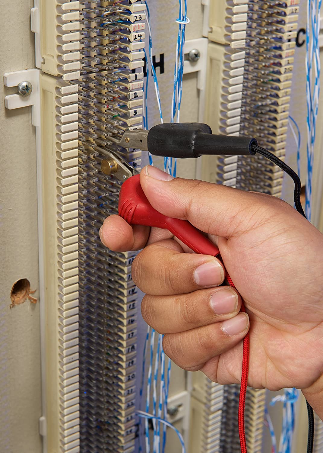 Fluke Networks 19800009 TS19 Telephone Test Set with Angled Bed-of-Nails Clips With ABN Clips