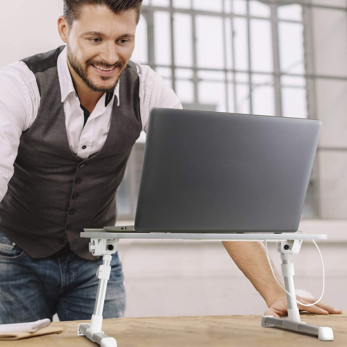 Aluratek (ACT01F) Adjustable, Foldable, Ergonomic, Laptop Cooling Table with Cooling Fan (Standing Desk, Sofa/Couch Tray, Floor) - Dealtargets.com