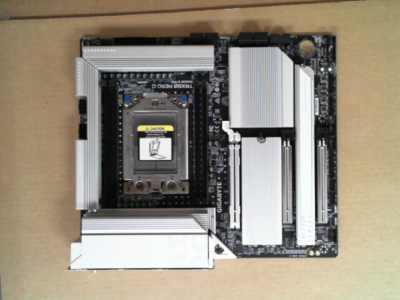 OPEN BOX - GIGABYTE TRX50 AERO D (sTR5/ AMD/ TRX50/ E-ATX/ DDR5/ PCIe 5.0 M.2/ PCIe 5.0/ USB4 Type-C/Wi-Fi 7/ Marvell 10GbE/ Motherboard)