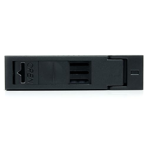 StarTech.com 2.5in SATA/SAS SSD/HDD To 3.5in SATA Hard Drive Converter