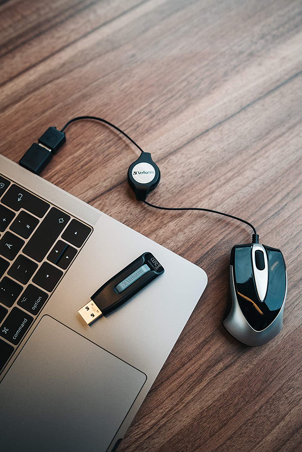 Verbatim 128GB USB 3.0 Store 'n' Go V3 Flash Drive - Cap-Less &amp; PC / Mac Compatible - Gray